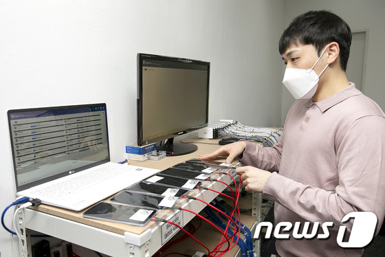 아이폰 설정 앱에서 공장 초기화를 진행하는 화면