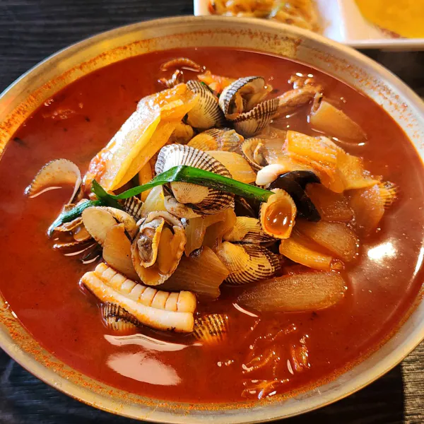 기다려야 제맛 꼬막 짬뽕