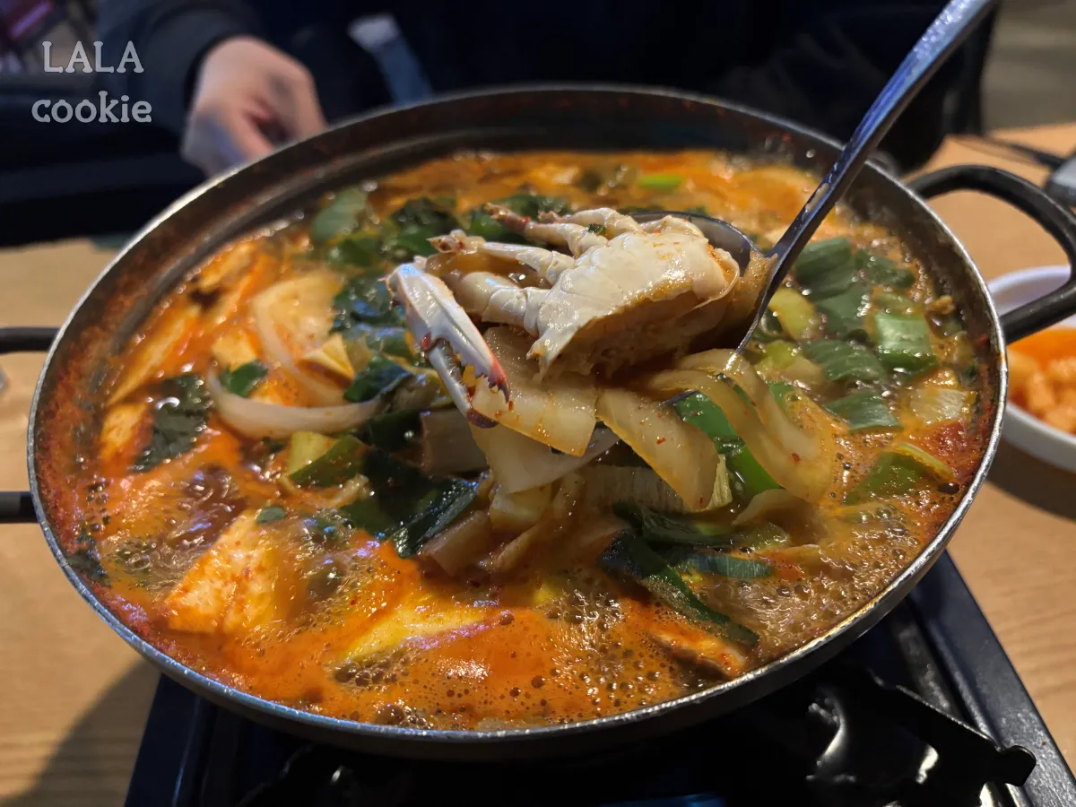 대구-달서구-상인동-술집-꽃게탕-안에-꽃게