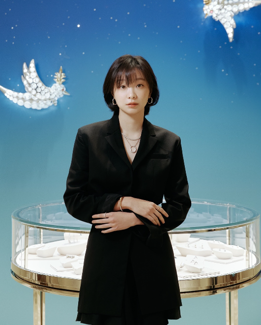 김다미