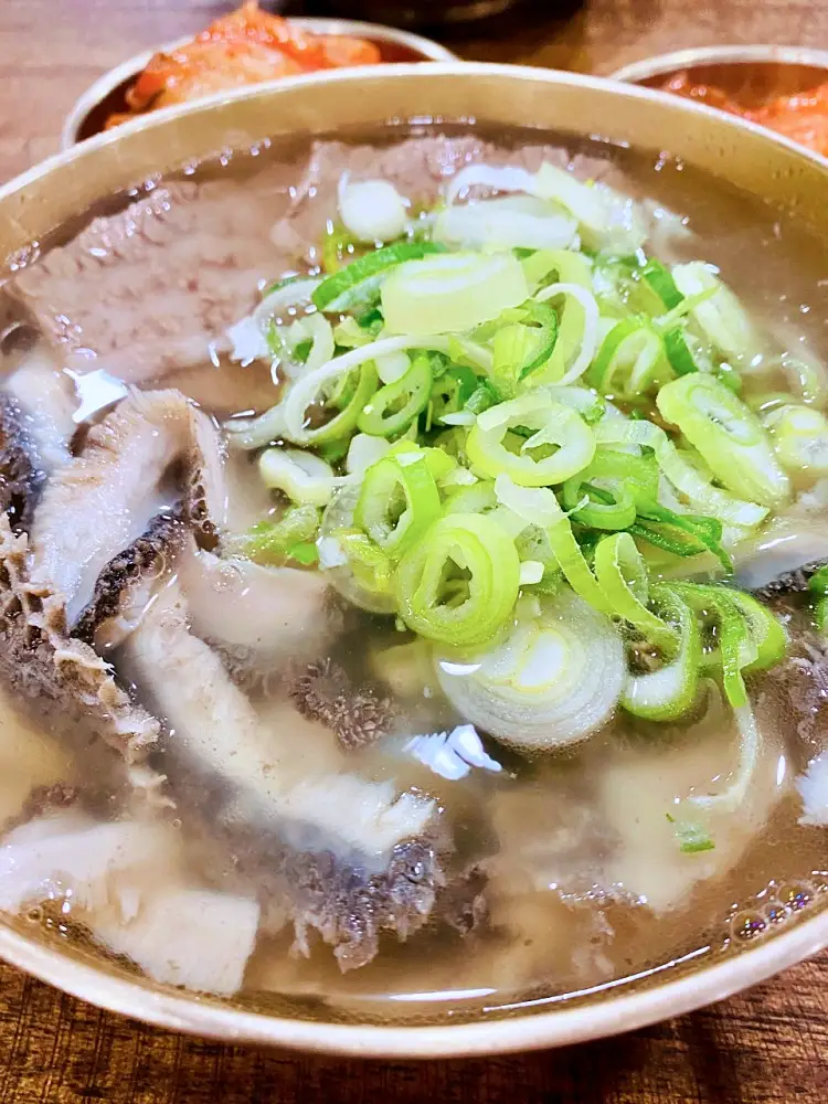 전참시 전지적참견시점 이영자 직접 끓인 보리차 청담부부 정우성 이정재 웃게한 디저트 맛집 80년 노포 방짜유기 한우 곰탕, 수육 여의도 국회의사당역 곰탕집 맛집 소개