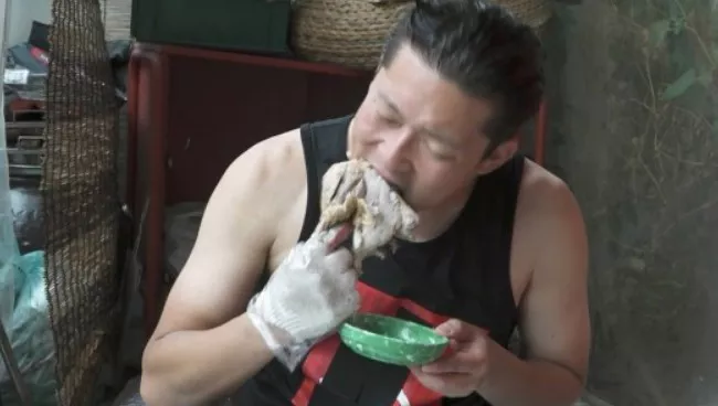 닭백숙 먹기