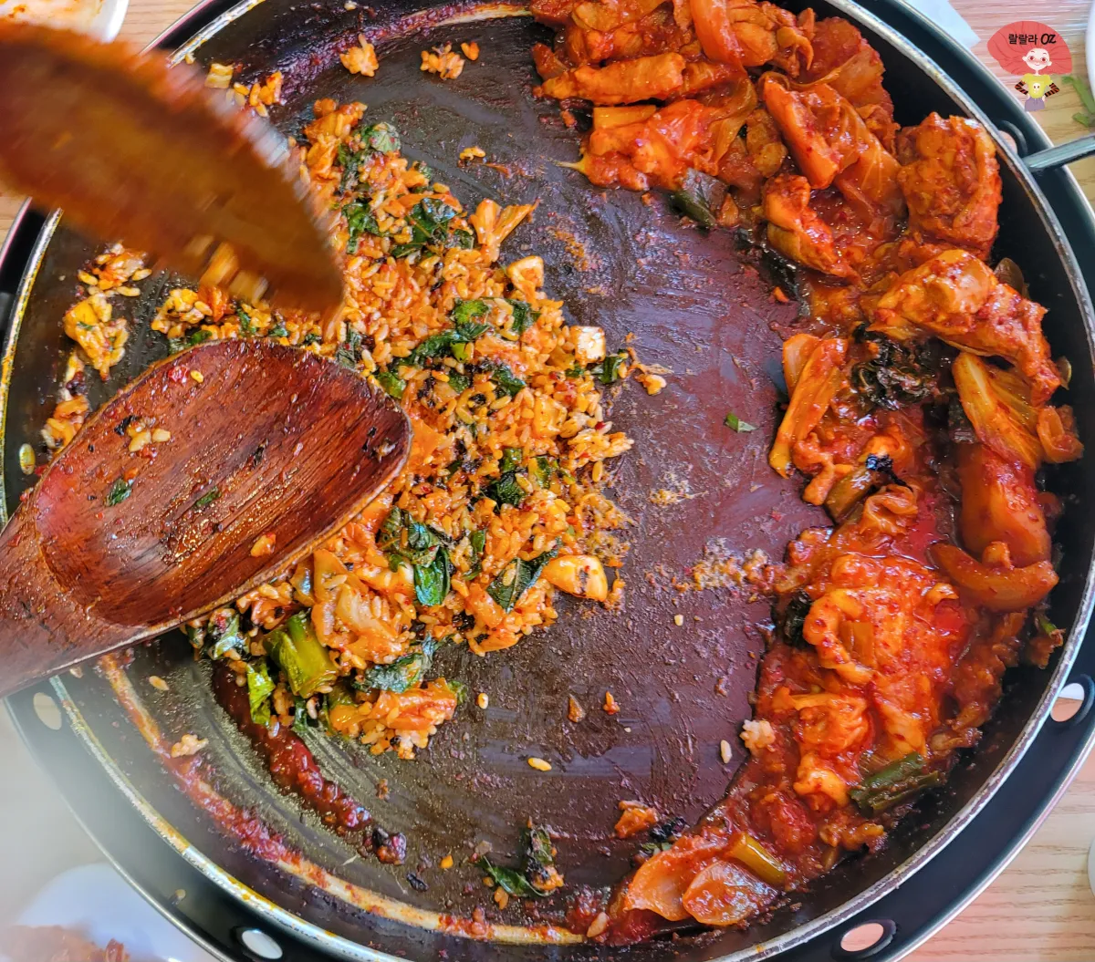 경기-남양주시-다산동-유정-춘천-닭갈비-막국수-음식점-볶음밥-준비