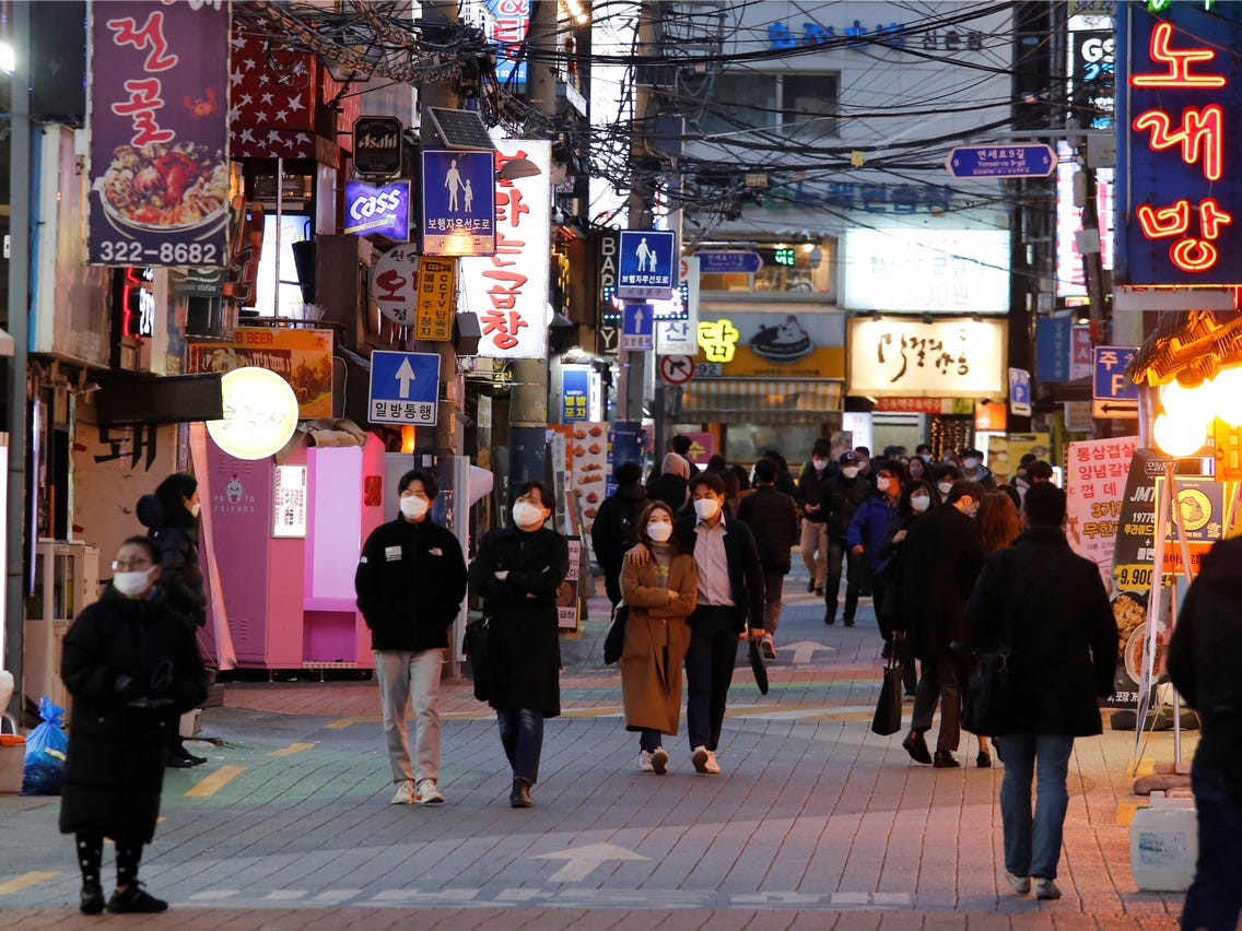 코로나19로 한적해진 저녁거리