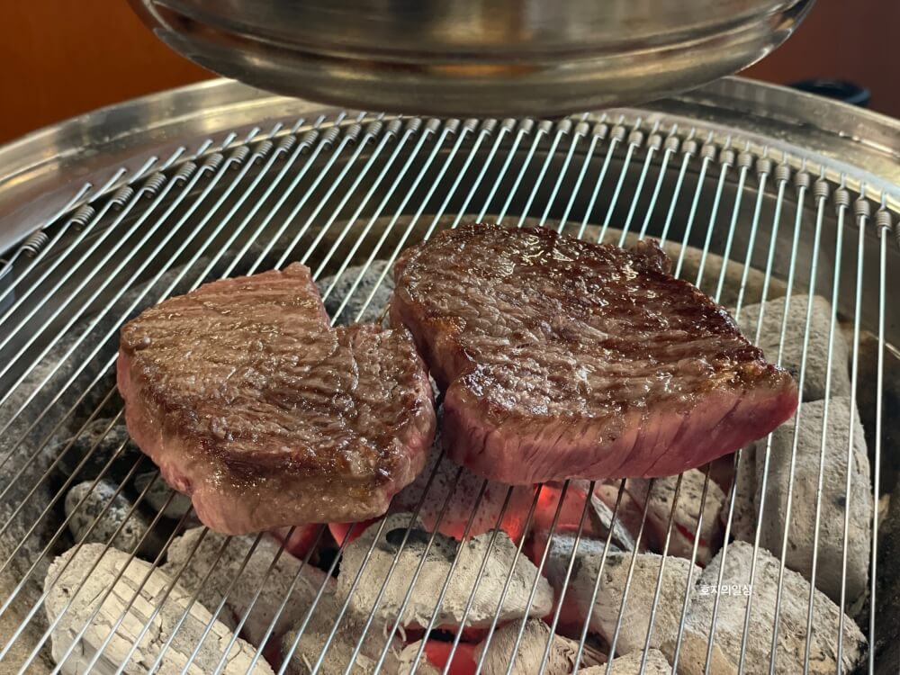 수원 숙성 고기 맛집 영포화로 영통점 - 잘 구워진 등심