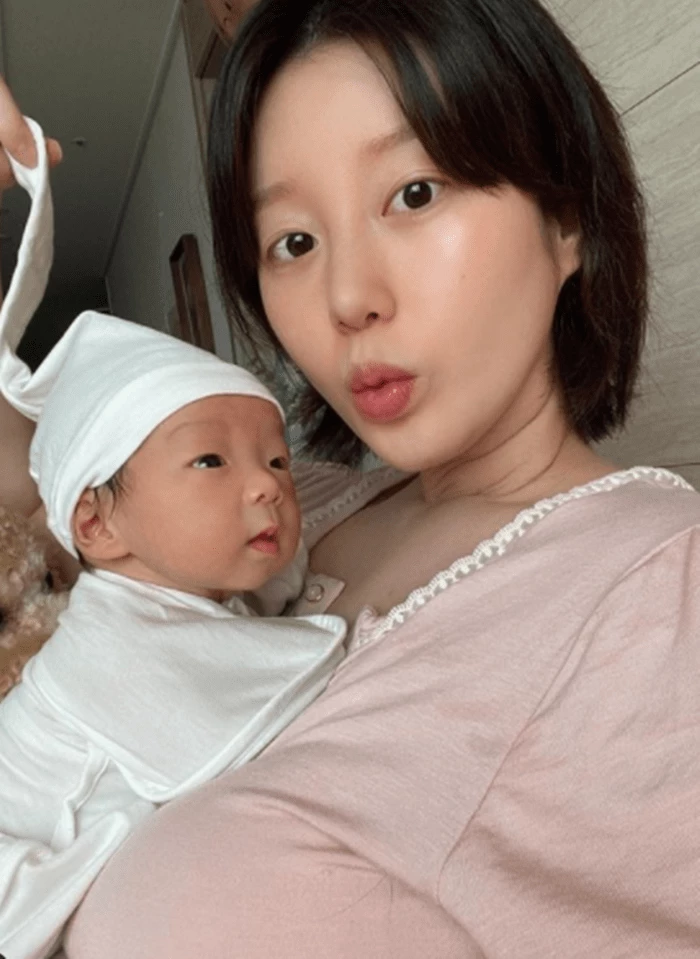 가수-나비