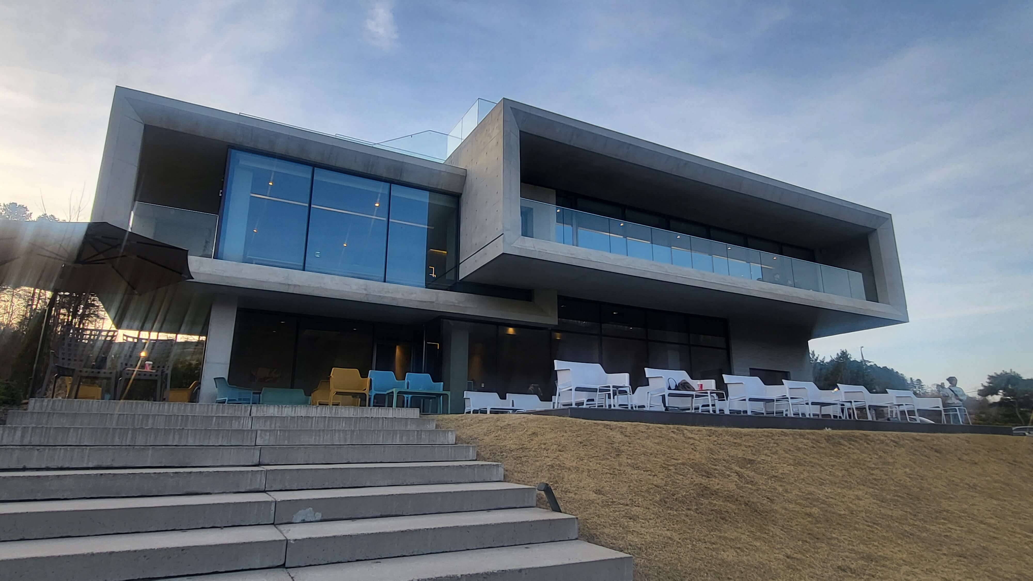 가평 리버뷰 카페 골든트리