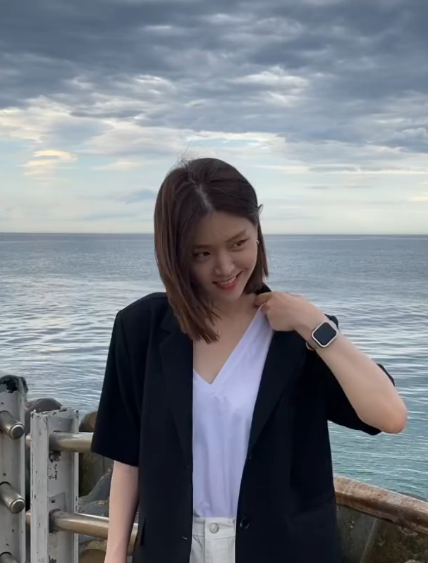 배우 김지은