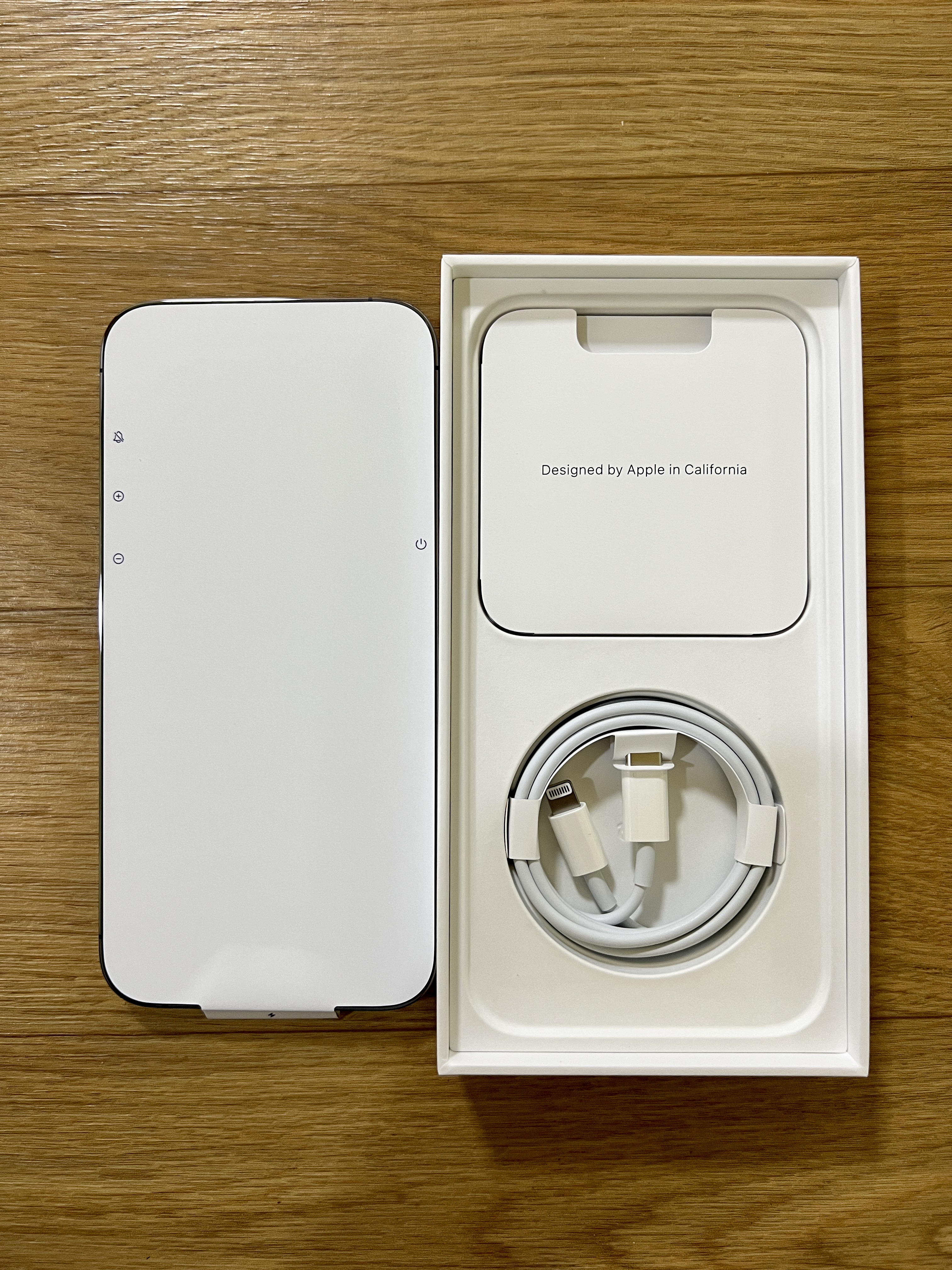 구성품은 그대로 C타입케이블 하나