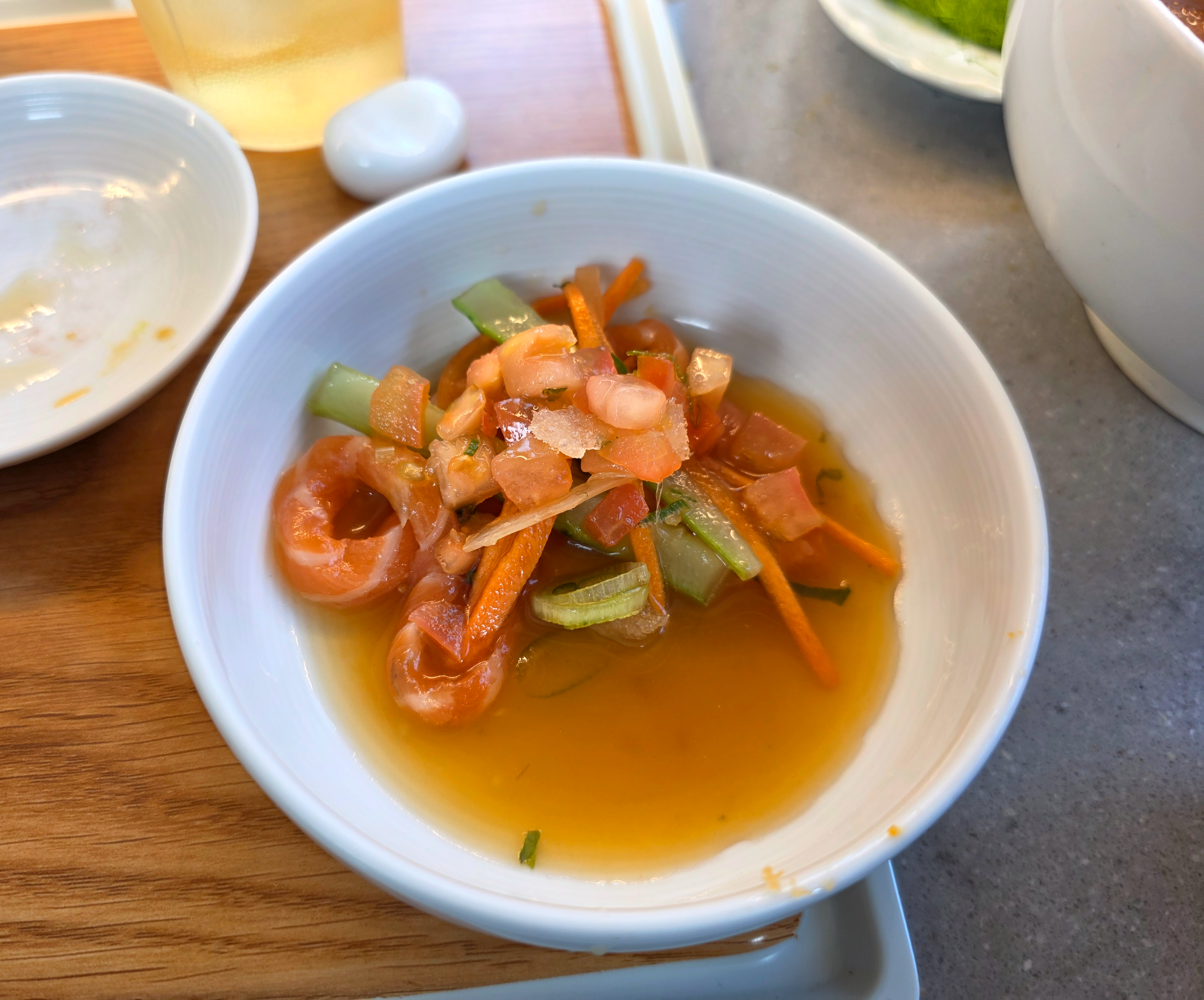 미쁘동토마토연어국수