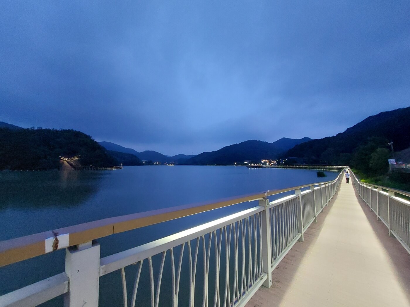 해질 무렵 아중호수