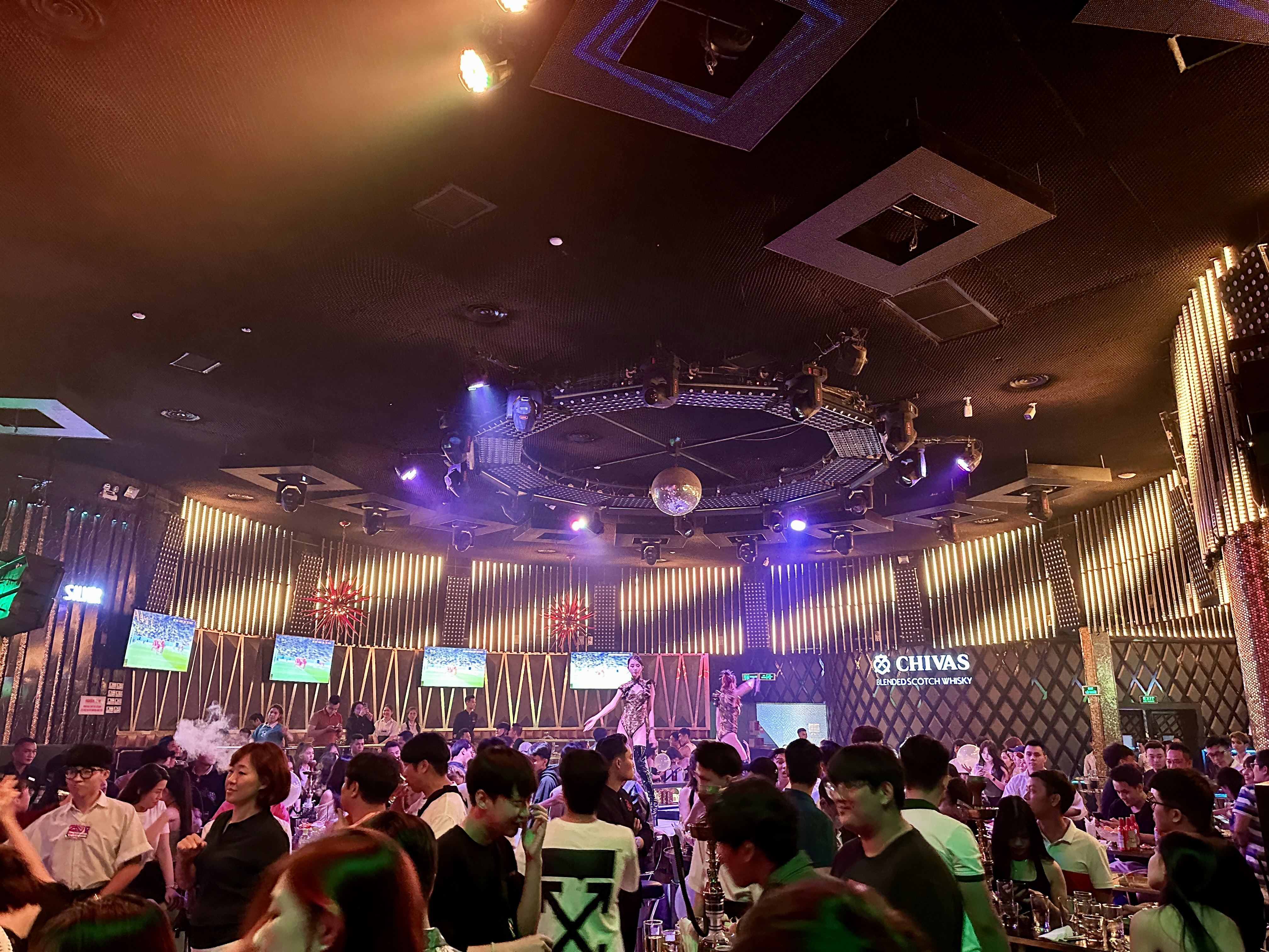 다낭 오큐펍 실내공연