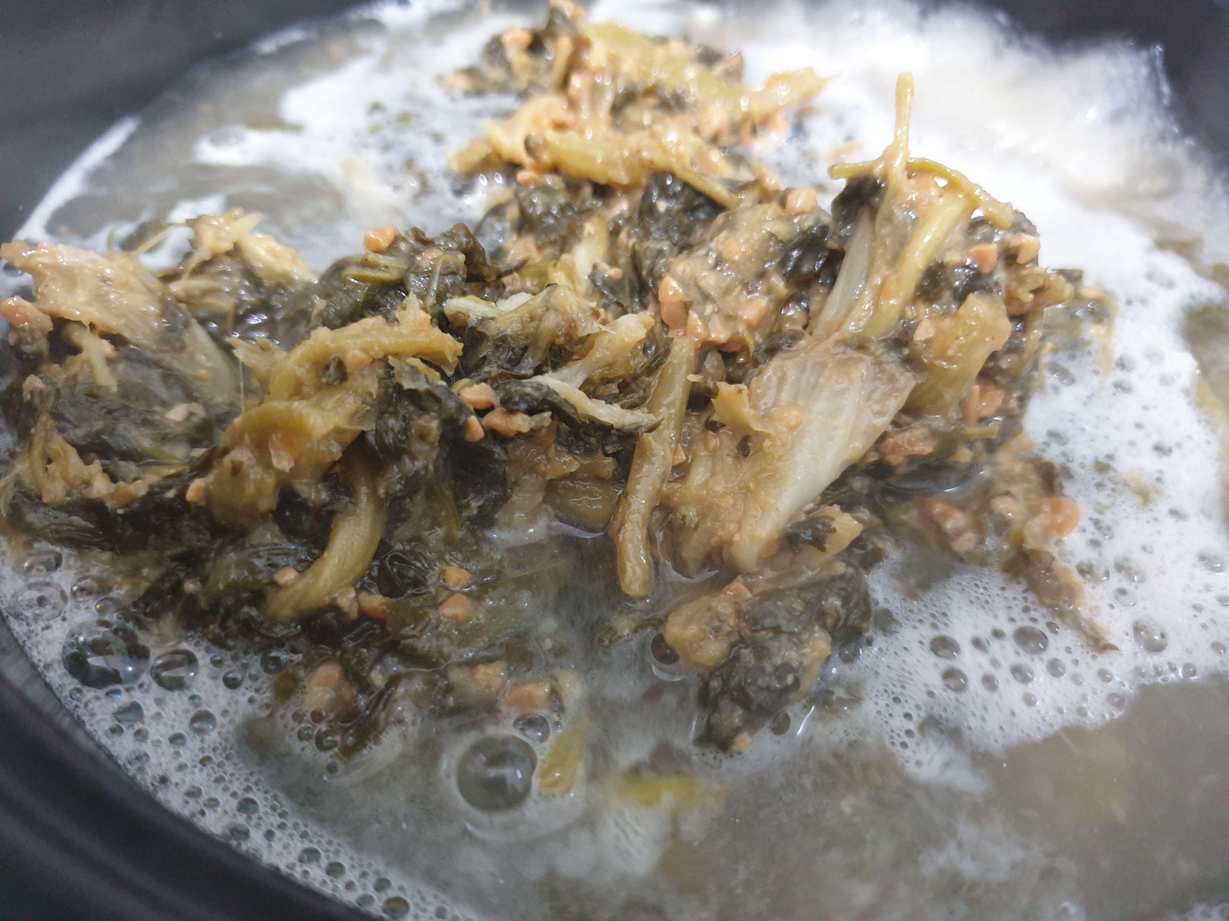 육수에 넣은 시래기