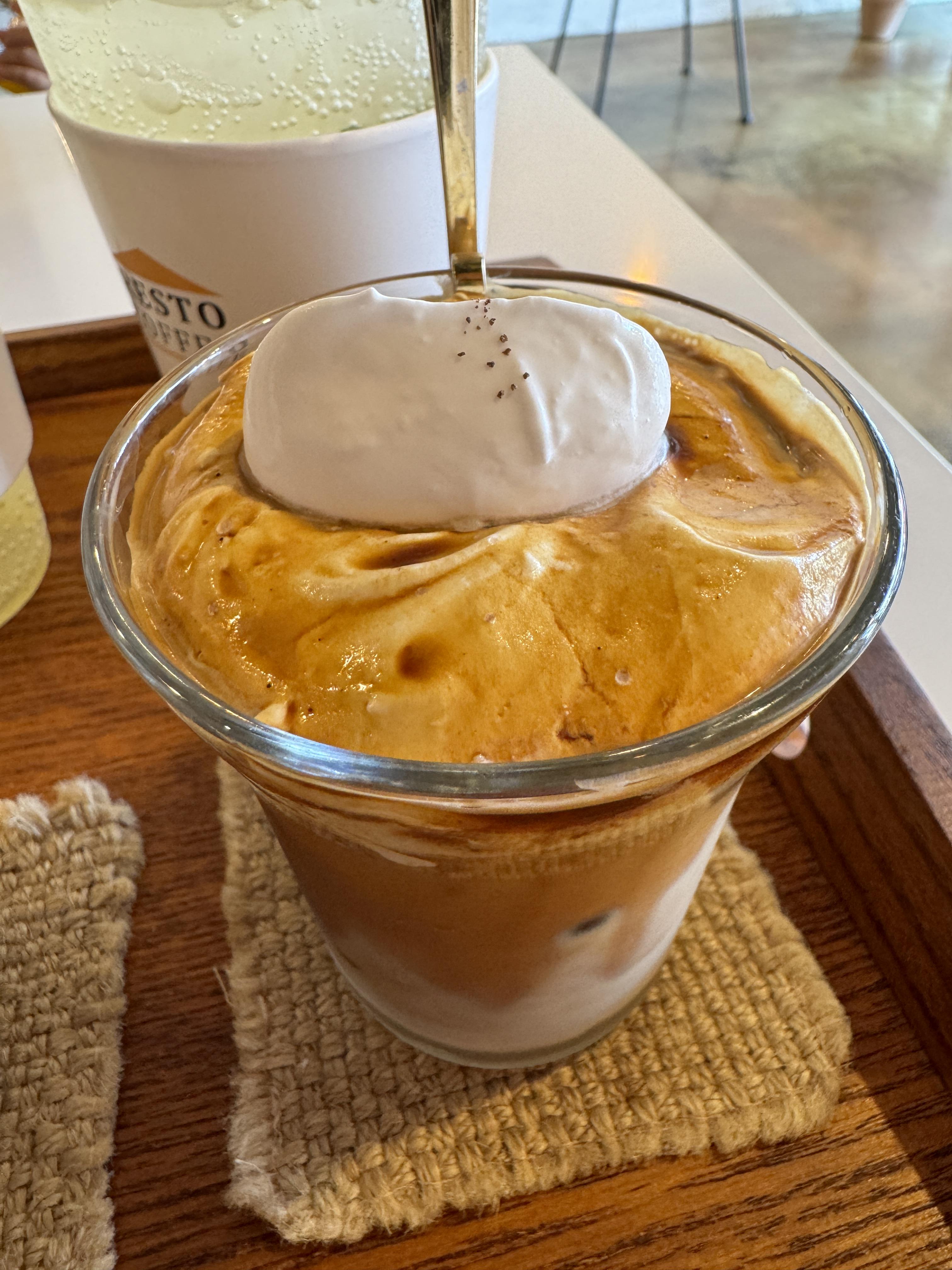 강원도-속초-레스토커피-아인슈페너