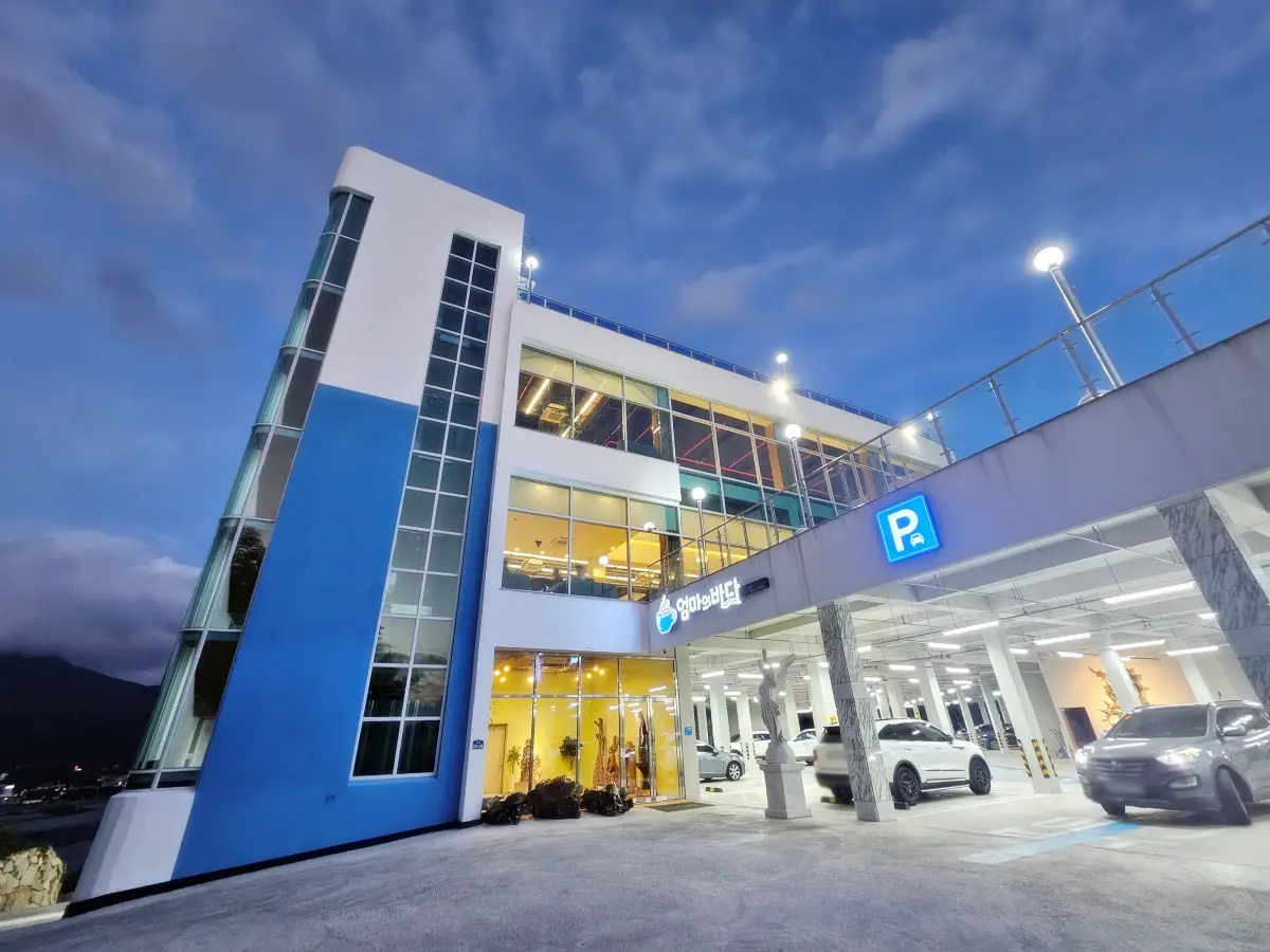 거제도-엄마의바다-카페-전경-외관-야경-노을뷰