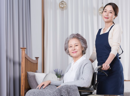 노인맞춤돌봄서비스 생활지원사