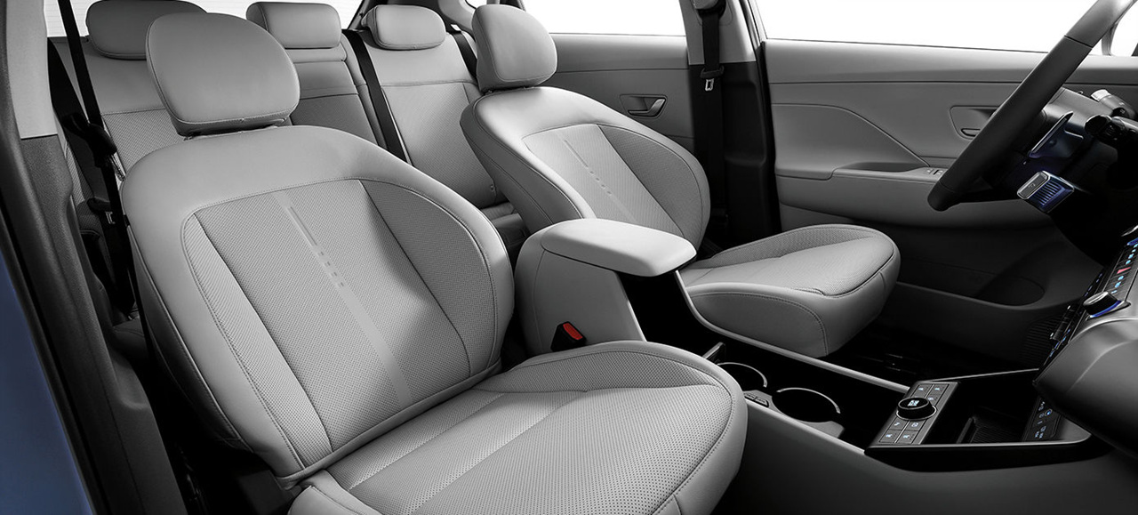 2024년형 코나EV 실내 시트 배열 사진