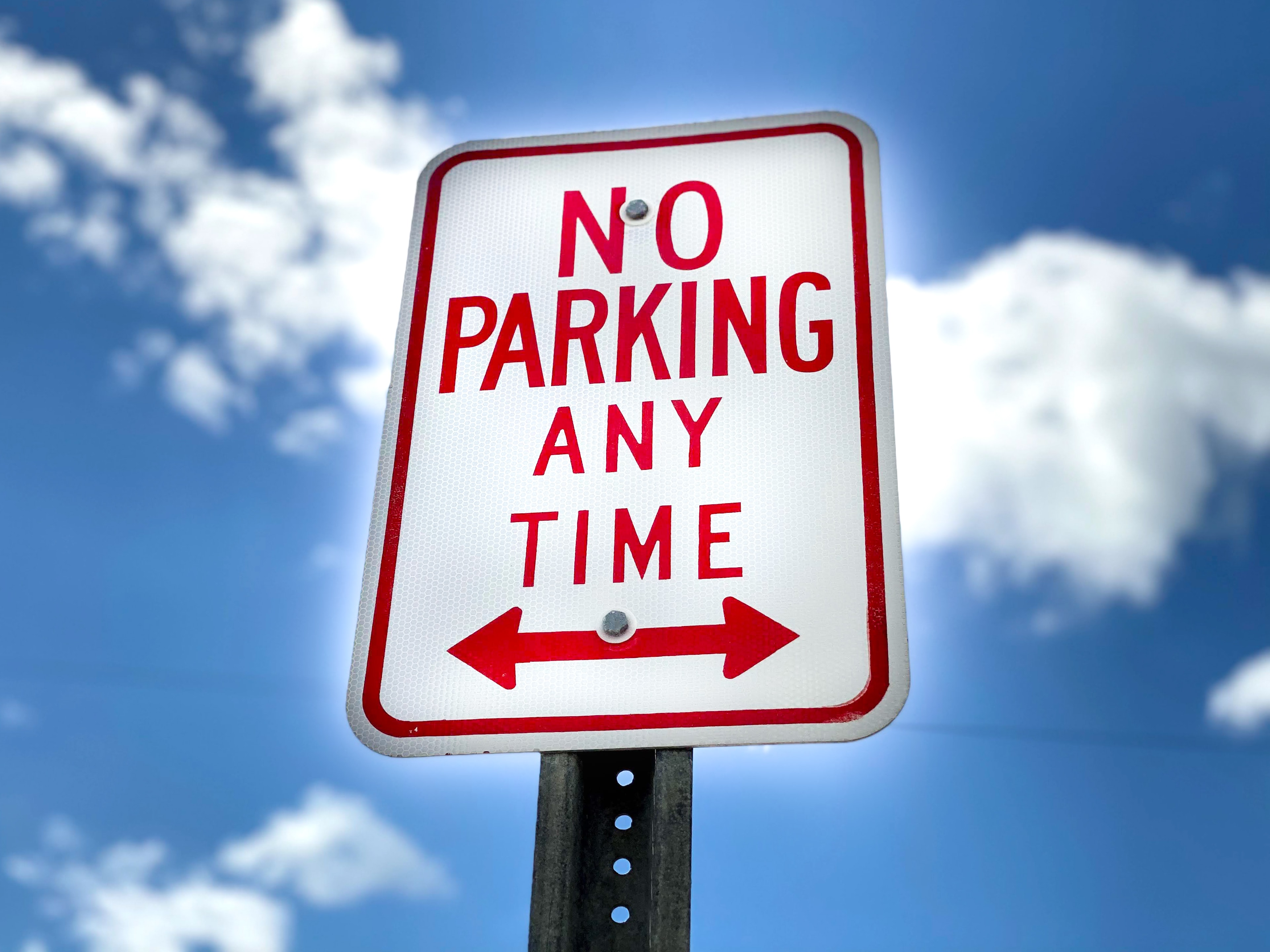 NO PARKING ANYTIME