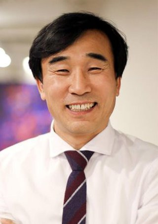 전성환 경청통합수석 시민운동 경력