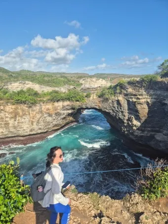 발리 브로큰 비치 Broken Beach 파도와 바람이 만든 천연 아치_5