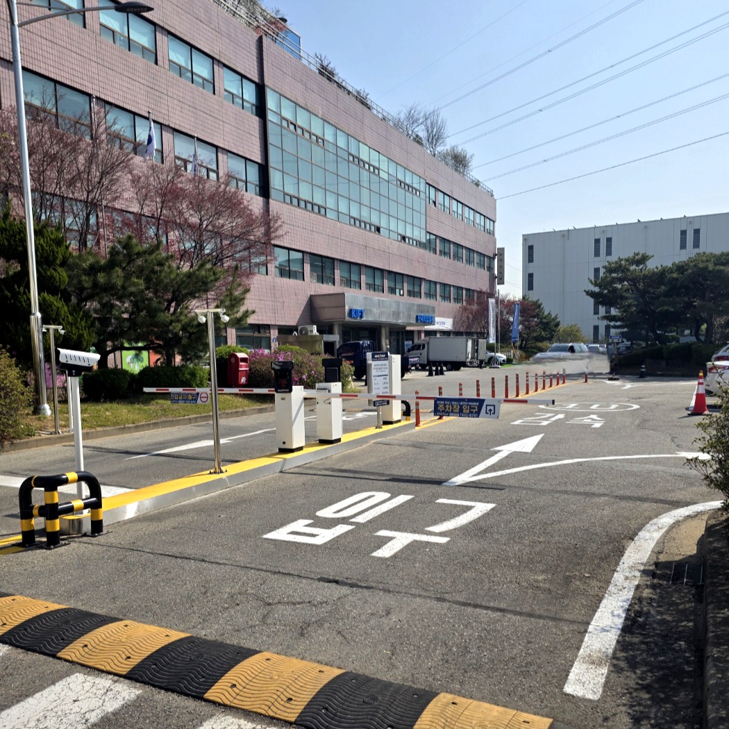 한국복합물류-주차장입니다.