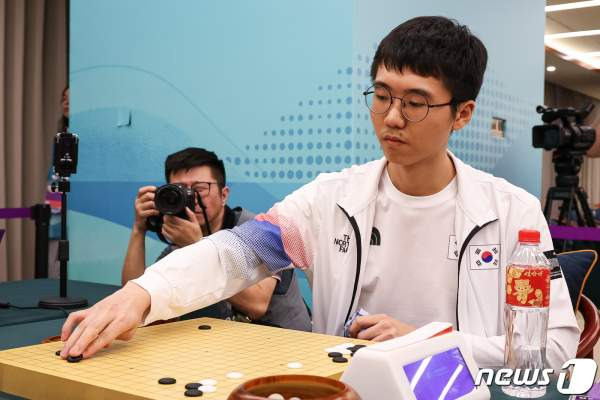 변상일, 변상일9단, 변상일나이, 변상일프로필, 변상일고향, 변상일상금, 변상일우승, 변상일춘란배, 변상일LG배, 변상일란커배, 변상일딩하오, 변상일신진서, 변상일최정, 변상일눈물, 바둑기사순위, 한국바둑리그, 변상일반지, 변상일1000승, 초계변씨, 한국기원