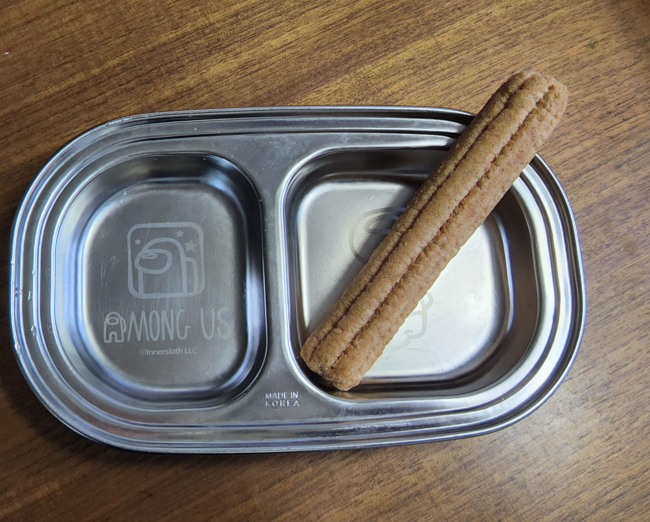 피카츄러스 안에 과자 모양