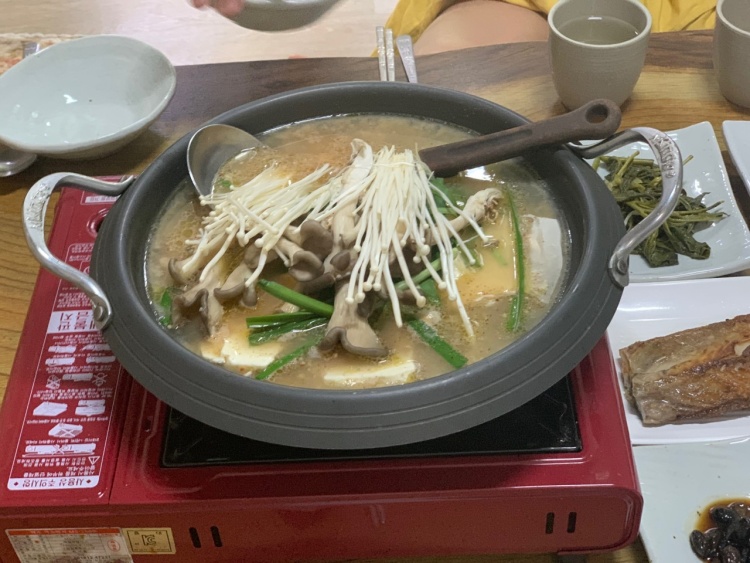 이맛에 살지 연꽃과 연잎 가득한 곳에 있는 연잎막국수, 연잎밥정식, 연잎토종닭 백숙 춘천 맛집 추천