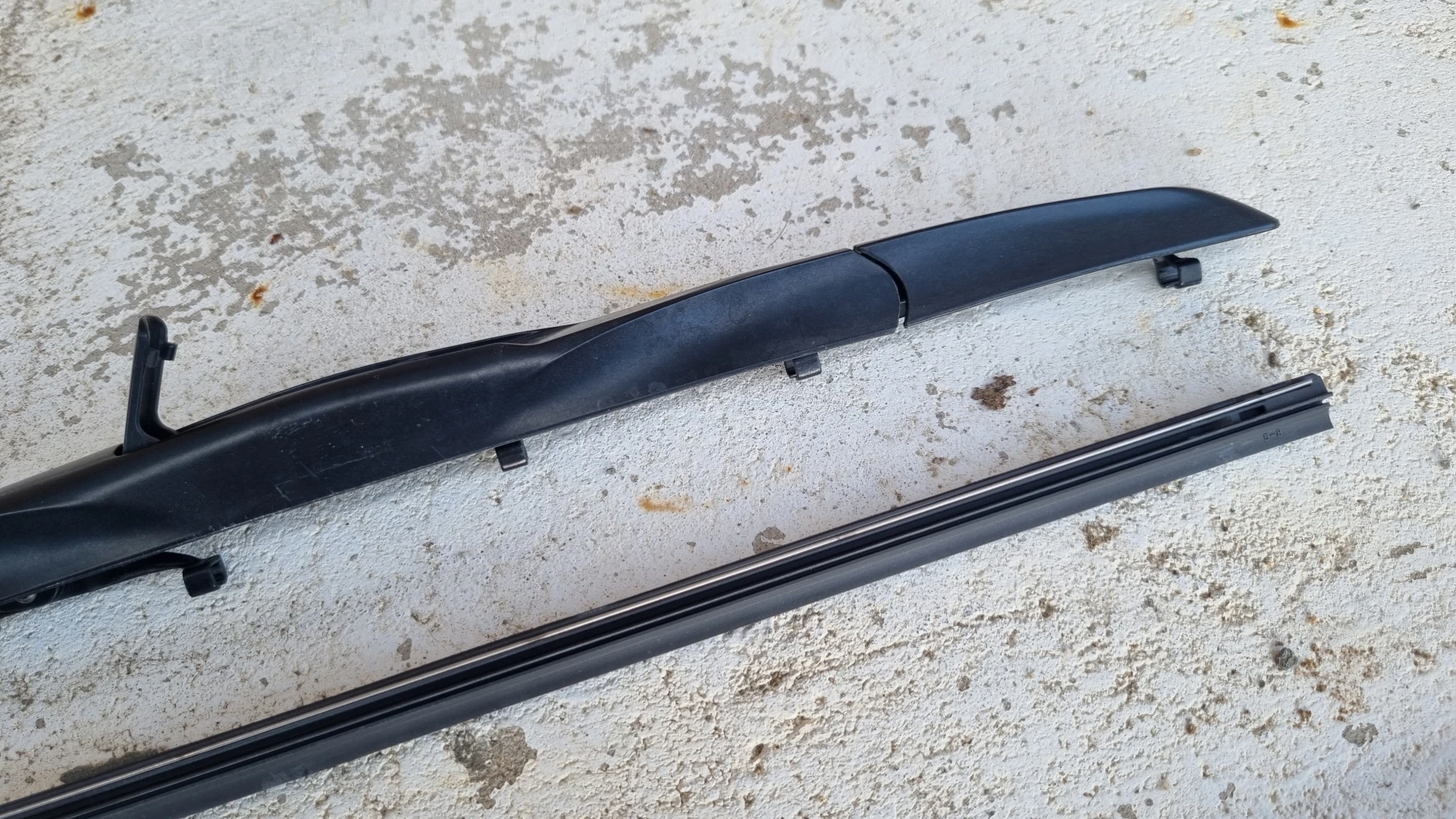 와이퍼 고무 뺀 모습