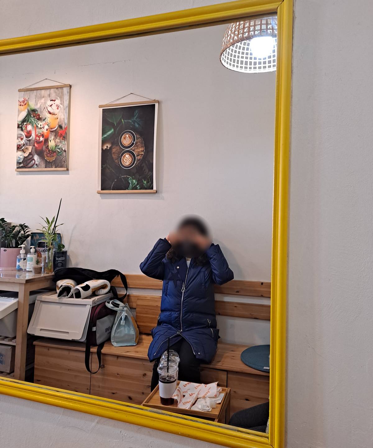 또스뜨 거울에 비치다