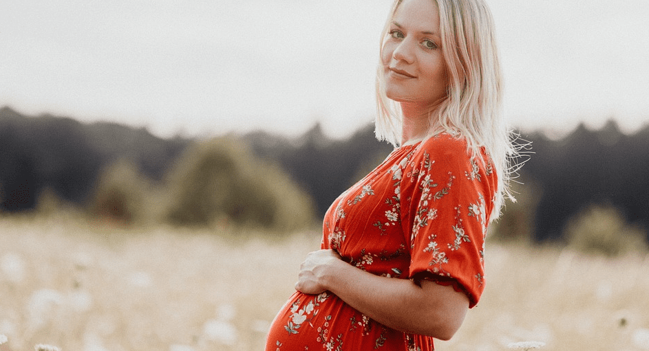 임산부와 아이 사진 - 10