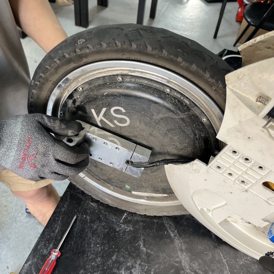 전동휠 수리 수원: 킹송 16S-타이어 펑크 교체, KINGSONG AS, 안양 화성 동탄 광교 용인 안산 분당 군포 평택