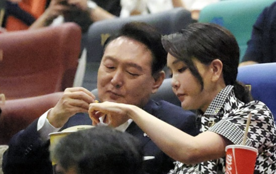 윤대통령 펠로시 안만나고 전화통화만, 중국배려인가 - 일본 반응