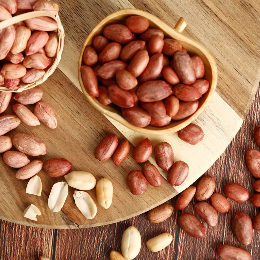 컵안에 땅콩이 들어있는 이미지