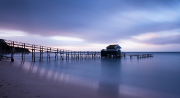 사람 없는 &lsquo;바다 옆 기차길&rsquo; 도보 여행기