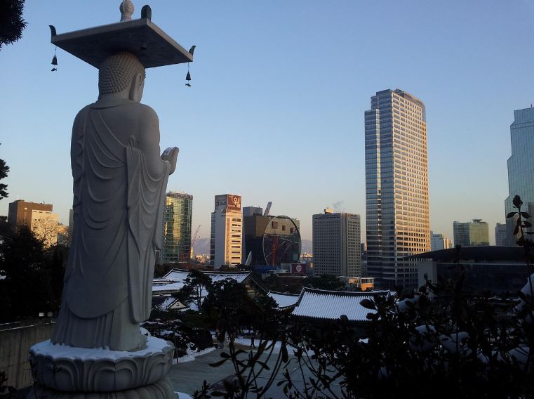 2030을 위한 감성적인 사찰 여행지