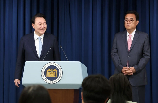 정진석 비서실장 임명 이유 배경