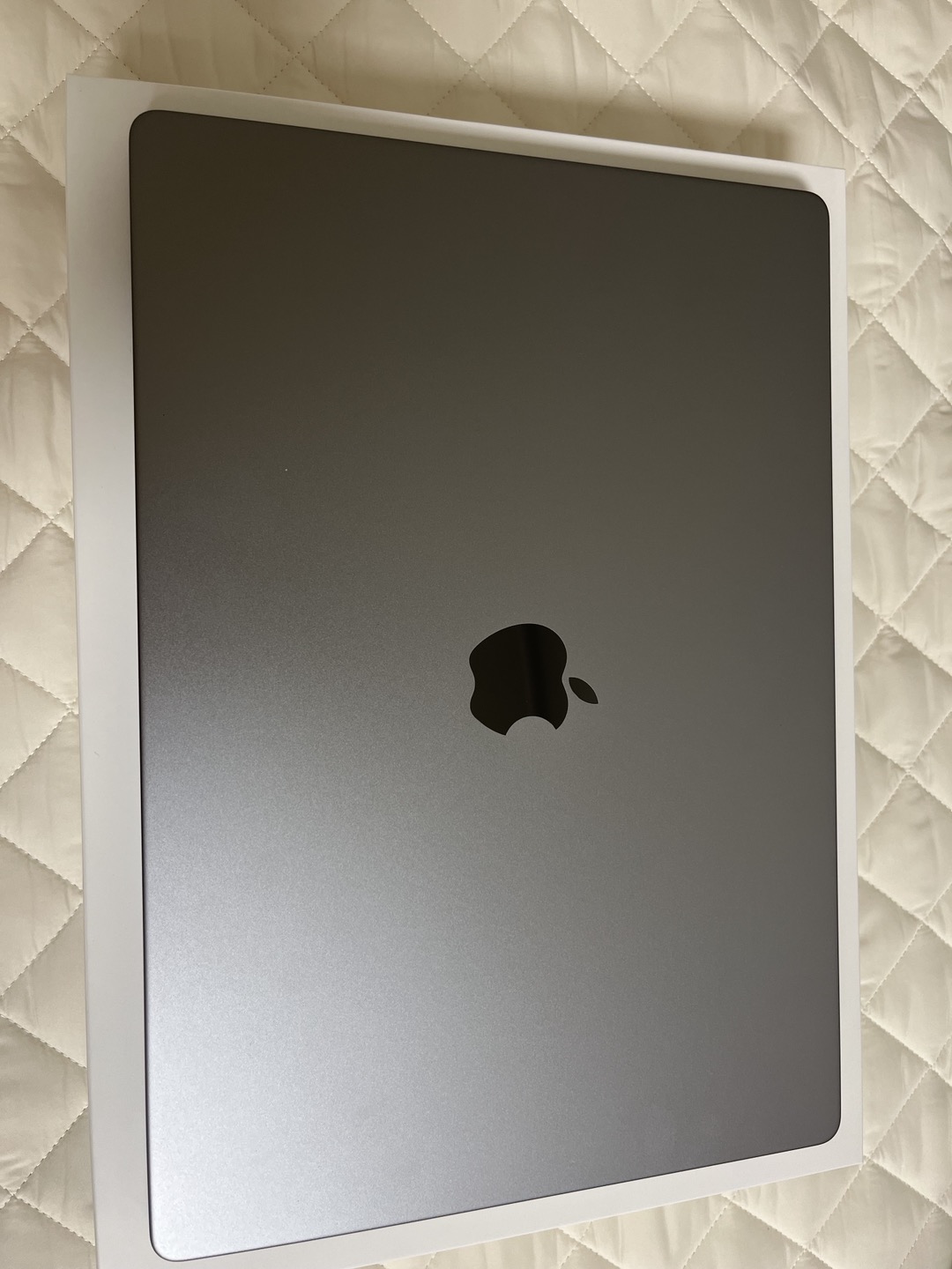 맥북 m1 pro 뒷면