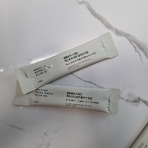 가위 없이 손으로 쉽게 뜯어 위생적으로 섭취할 수 있는 10ml 개별 포장 올리브유 스틱 상세 사진