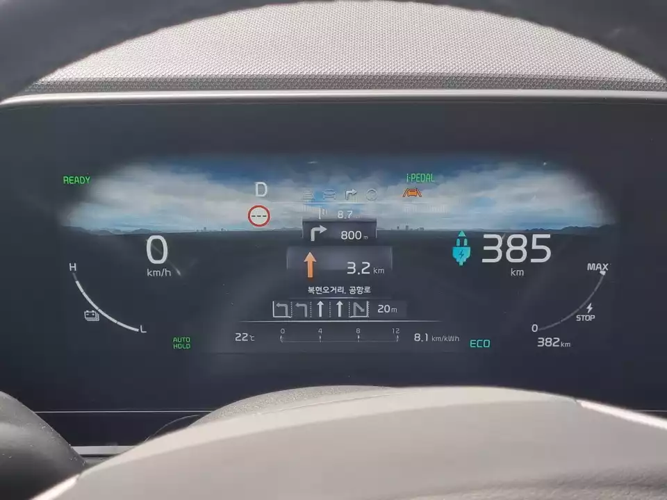 니로 EV의 i-페달도 정차 유지는 되지만 가능한 오토 홀드를 걸어두세요.