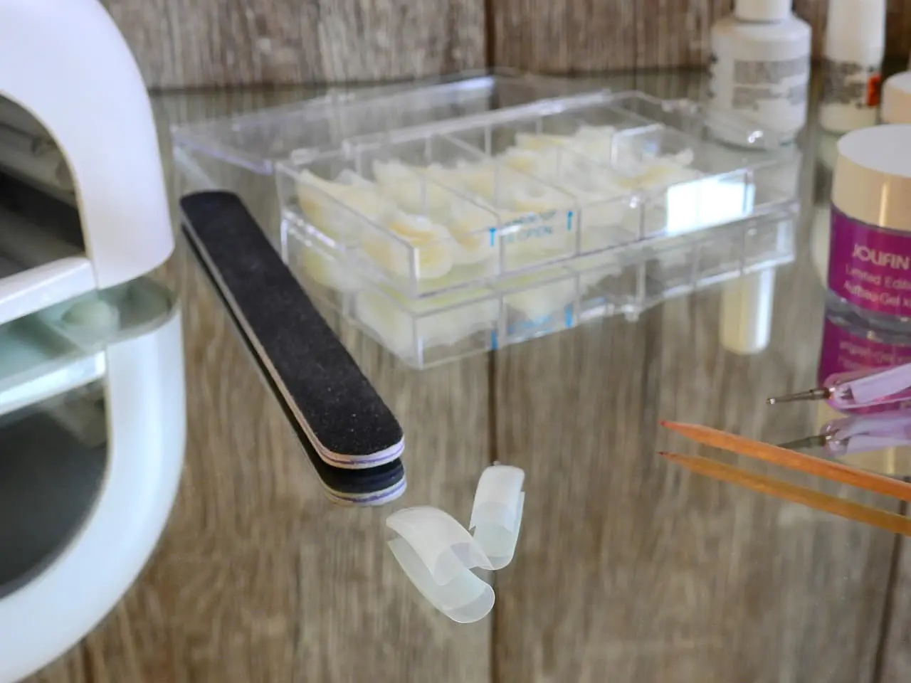 손톱 끝 갈라짐과 깨짐, 중장년층에서 나타나는 원인과 관리법