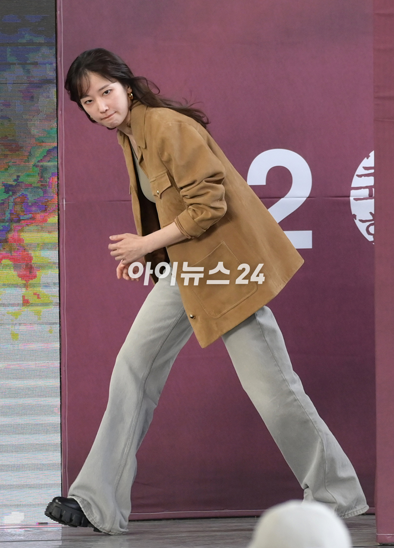 배우 전종서가 6일 오후 부산광역시 해운대구 영화의전당에서 진행된 제28회 부산국제영화제 '발레리나' 오픈토크에 참석하고 있다. [사진=정소희 기자]