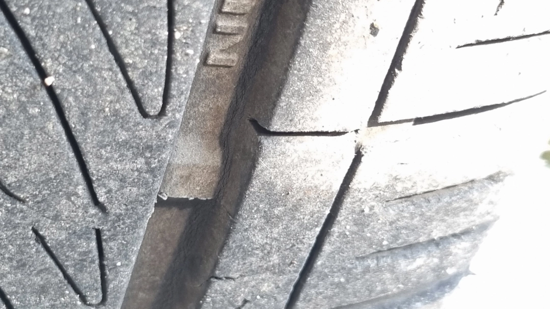 타이어 수명 확인 방법