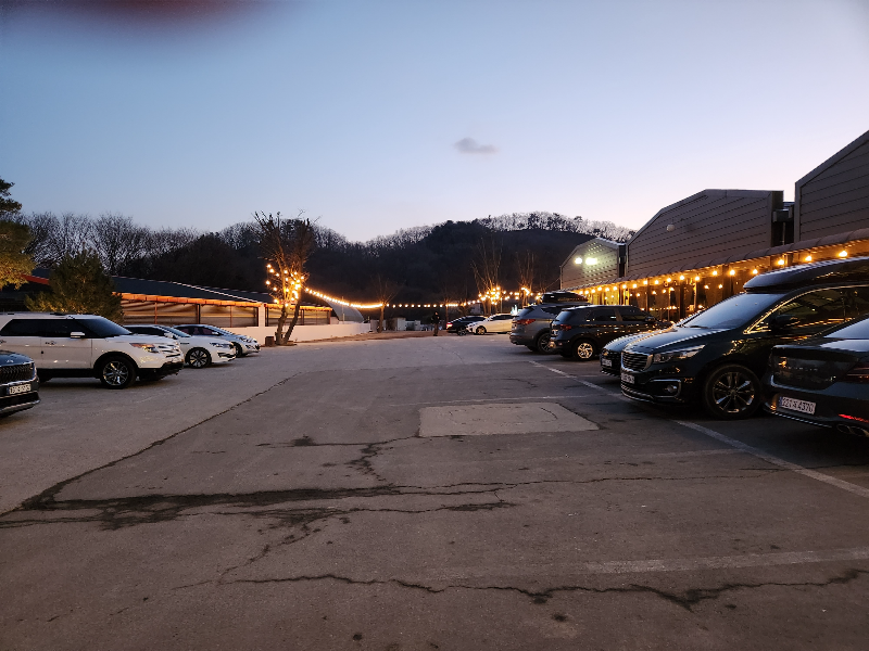 목향원 근처 카페 소유 주차장