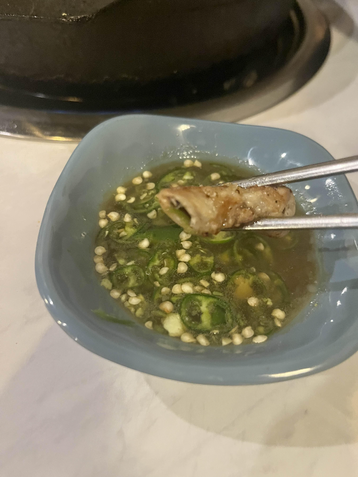 소스에 찍먹해줘야죠.