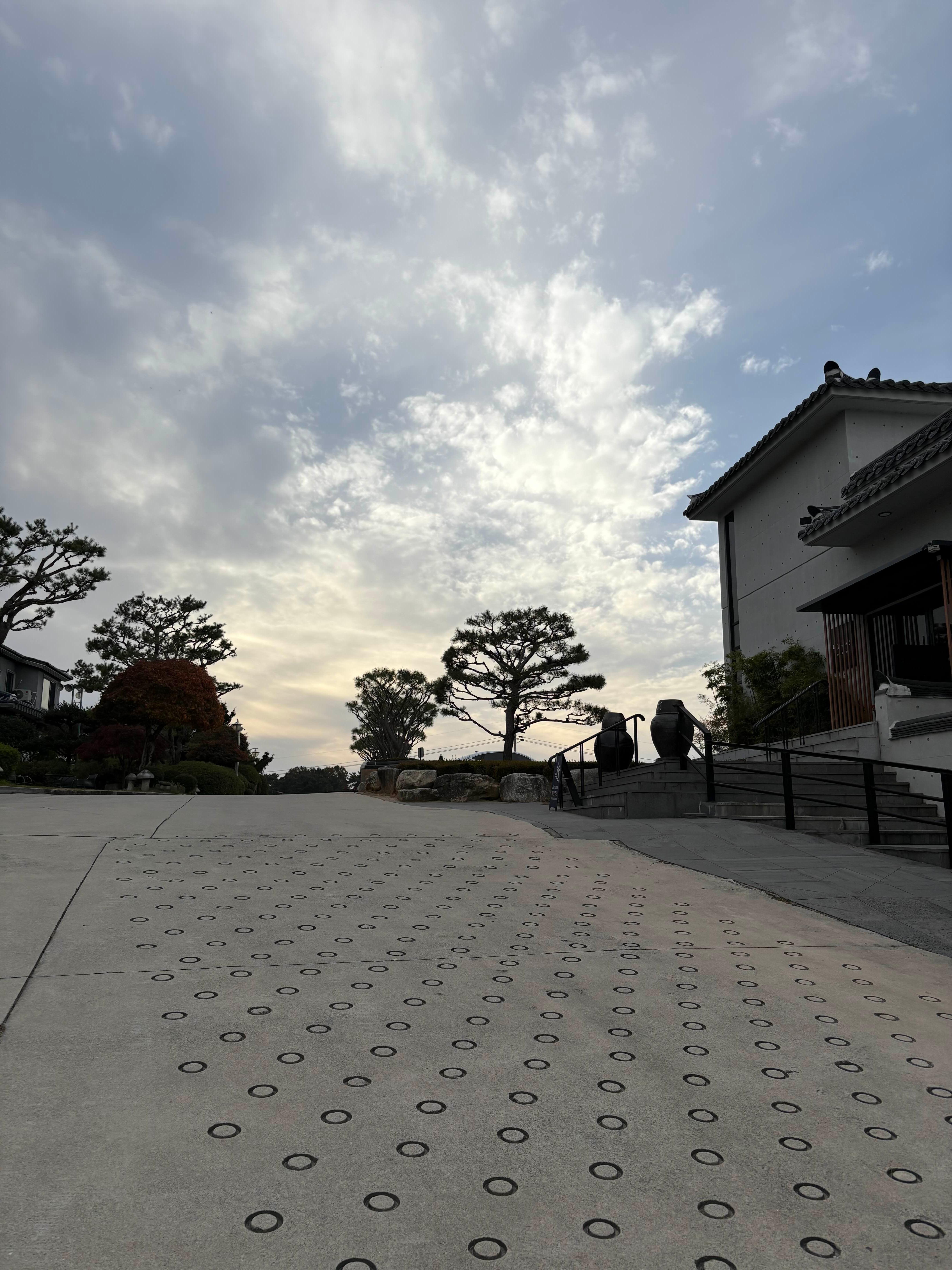 고스락 &mdash; 항아리 정원과 카페가 있는 특별한 공간