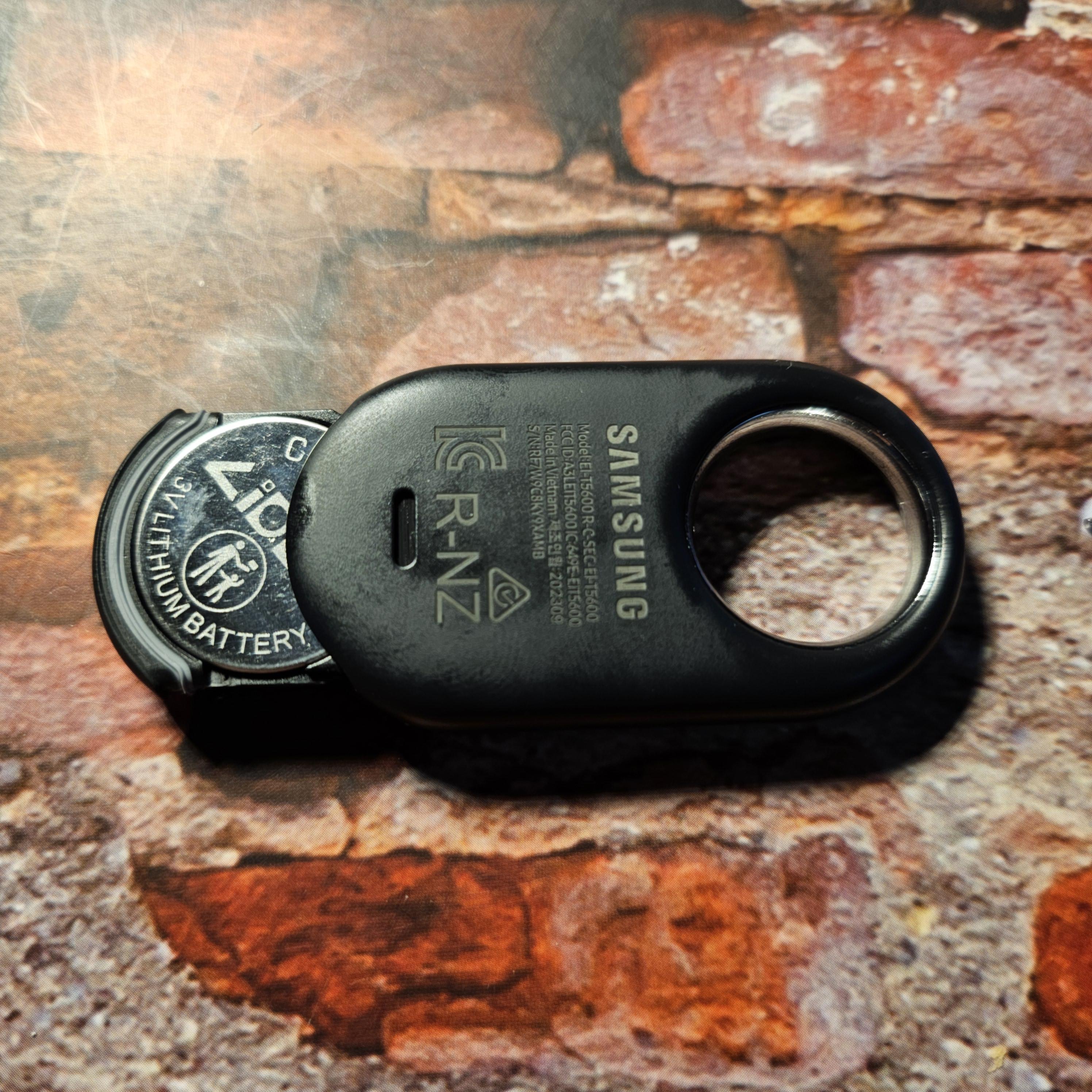 갤럭시 스마트태그2 배터리 분리사진1