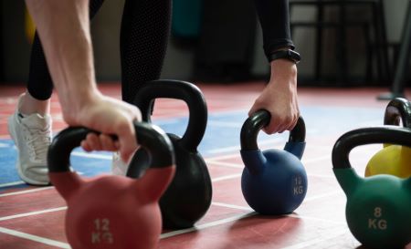 다양한 무게의 케틀벨