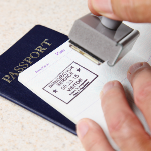 전자여권으로-자동출입국심사대-빠르게-통과