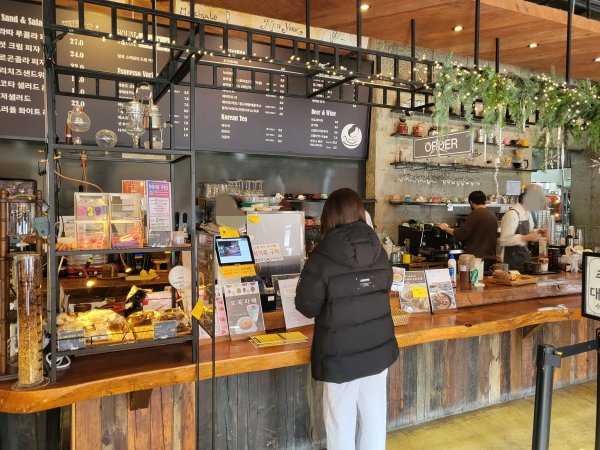 카페랄로-카운터